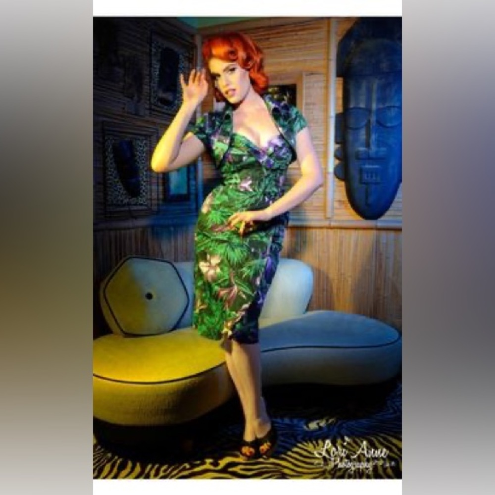 RARE Deadly Dames by Micheline Pitt for Pinup Couture Malibu Tiki Dress LARGE
